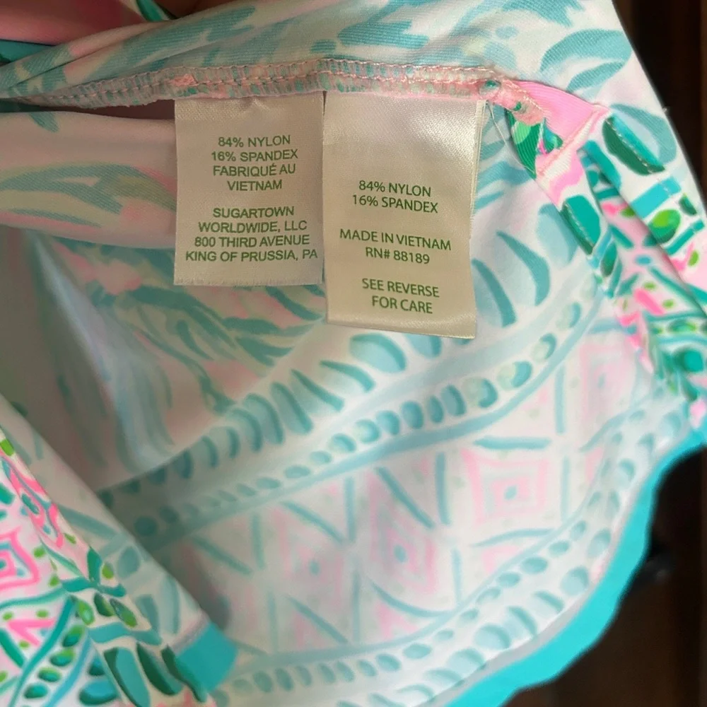 Lilly Pulitzer Talli cover up - Picture 4 of 4